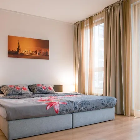 Aparthotel Academica 2*