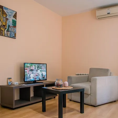 Aparthotel Academica 2*